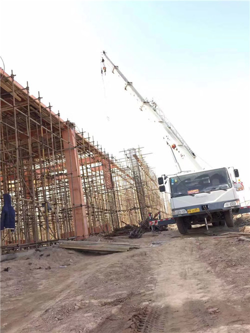 临淄区25 吨、50 吨吊车怎么选？多大重量 / 半径适合对应车型？