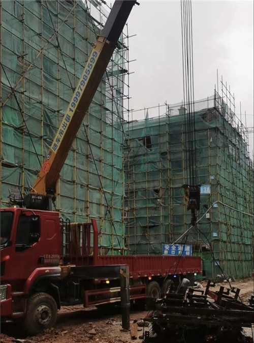 临淄区“慢工细活”—— 吊车的 “微动控制” 技术